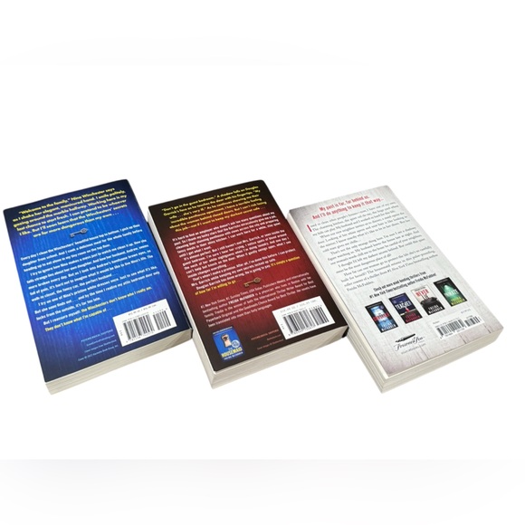 Freida McFadden The Housemaid Book Set - Picture 2 of 8